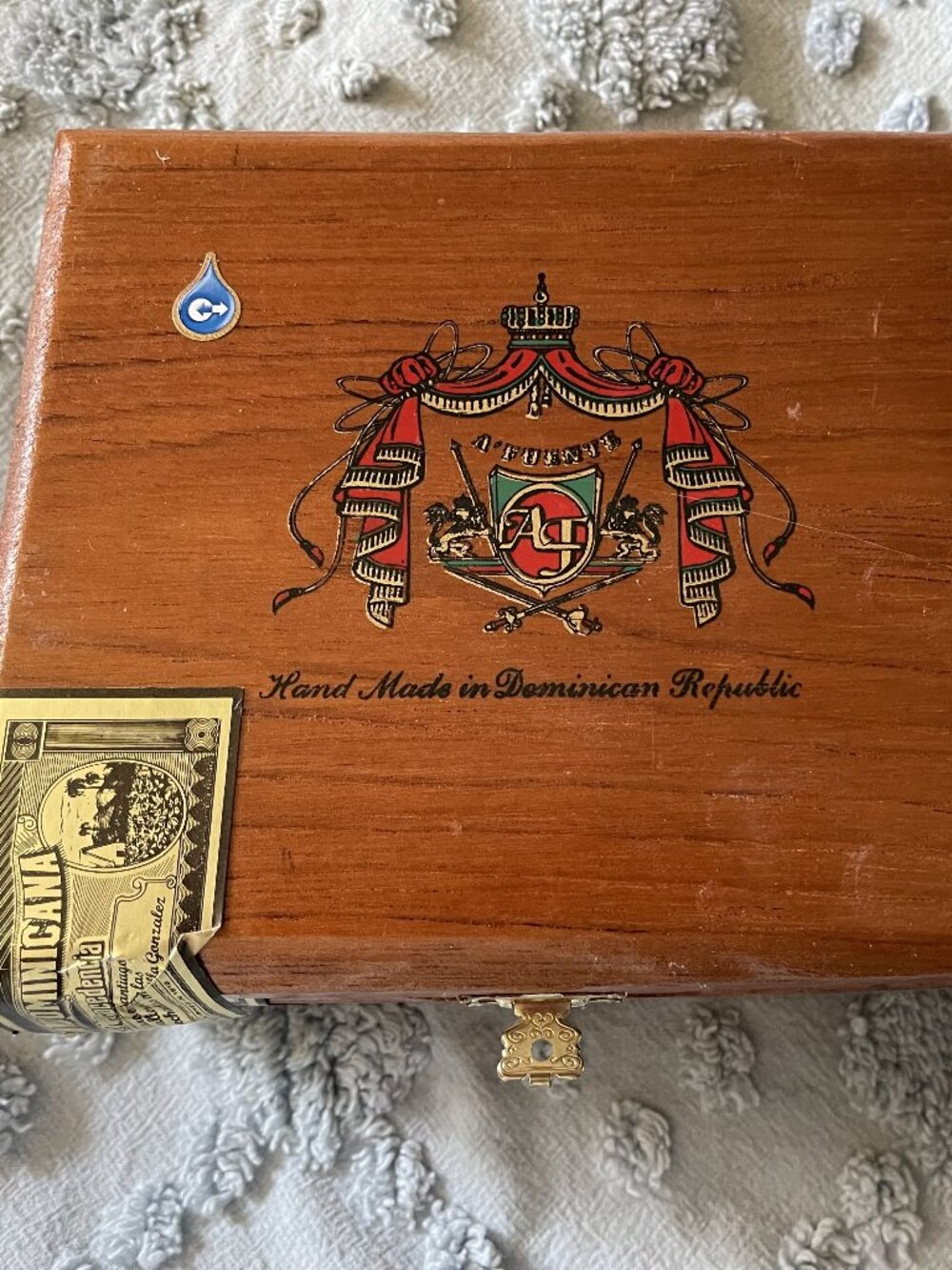 VINTAGE CUBAN CORONA  CIGAR BOX